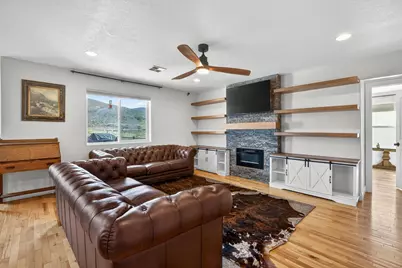 735 S Peachtree Dr, Toquerville, UT 84774 - Photo 11