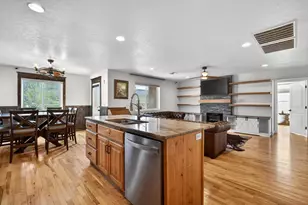 735 S Peachtree Dr, Toquerville, UT 84774 - Photo 5