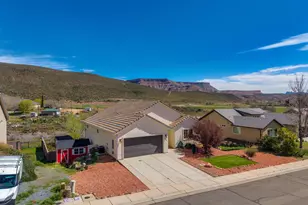 735 S Peachtree Dr, Toquerville, UT 84774 - Photo 1