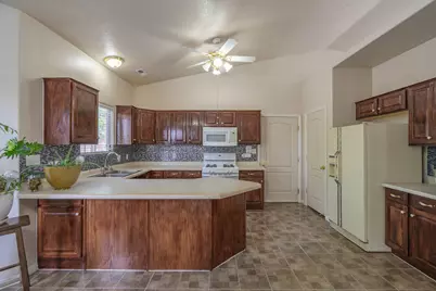 361 N 2660 E St, Saint George, UT 84790 - Photo 11