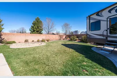 811 N Swiss Haven Cir, Santa Clara, UT 84765 - Photo 41