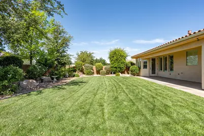 956 E Roadrunner Dr, Washington, UT 84780 - Photo 33
