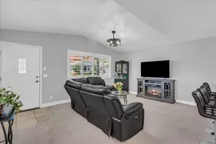 1050 W Red Hills Pkwy, Washington, UT 84780 - Photo 7