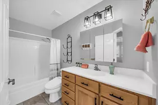 1050 W Red Hills Pkwy, Washington, UT 84780 - Photo 11