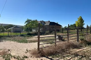 135 N 300 W, Escalante, UT 84726 - Photo 29