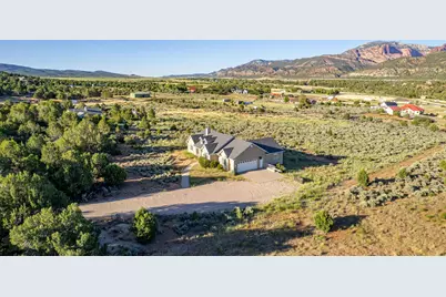 1625 S 2200 E, New Harmony, UT 84757 - Photo 39