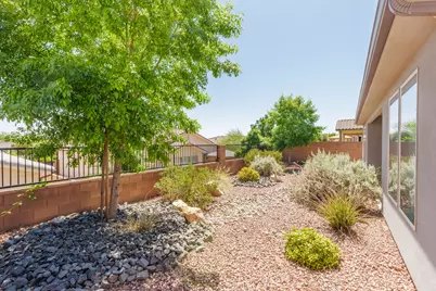 249 W Green Jade Dr, Washington, UT 84780 - Photo 25