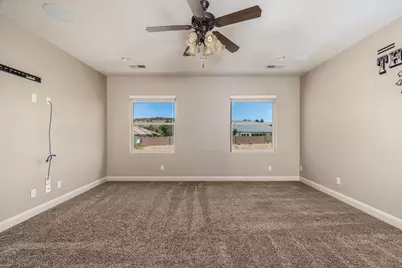 2223 E Coyote Springs Dr, Saint George, UT 84790 - Photo 29