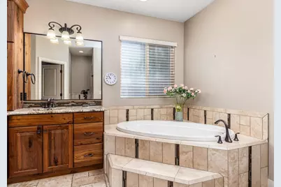 2223 E Coyote Springs Dr, Saint George, UT 84790 - Photo 25