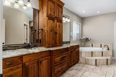 2223 E Coyote Springs Dr, Saint George, UT 84790 - Photo 23