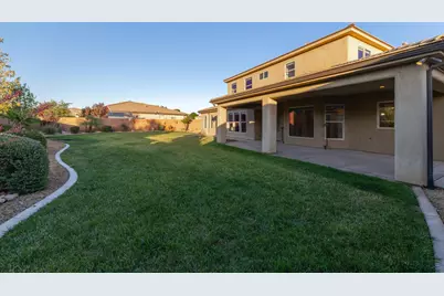 2223 E Coyote Springs Dr, Saint George, UT 84790 - Photo 45