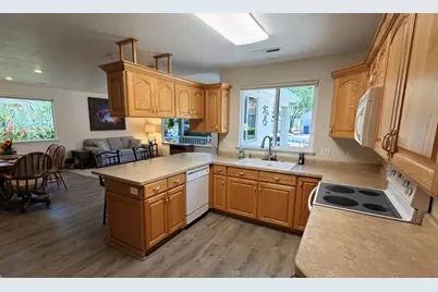 1050 W Red Hills #89, Washington, UT 84780 - Photo 7