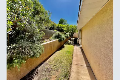 1020 E Fort Pierce Dr, Saint George, UT 84790 - Photo 39