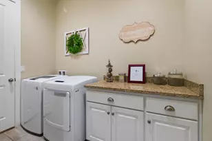 2069 N Coral Ridge Dr, Washington, UT 84780 - Photo 19