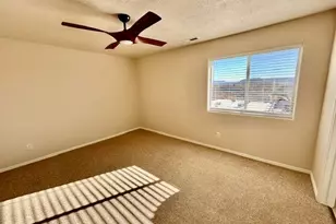 617 W Evans Ridge Cir, Washington, UT 84780 - Photo 3
