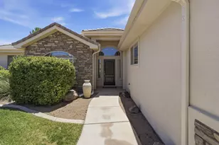988 E Silver Falls Dr, Washington, UT 84780 - Photo 3