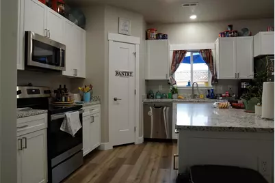 1000 E Canyon Dr, Big Water, UT 84741 - Photo 9