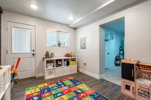144 W 300 S St, Saint George, UT 84770 - Photo 23