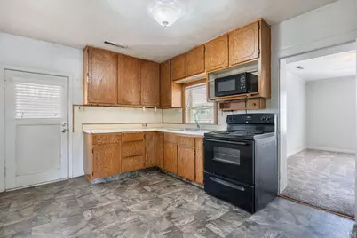 111 S 200 E, Saint George, UT 84770 - Photo 21