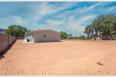 464 E Jessop Ave, Hildale, UT 84784 - Photo 3