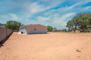 464 E Jessop Ave, Hildale, UT 84784 - Photo 3