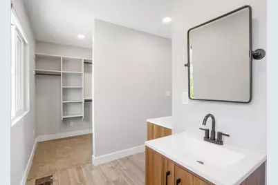 135 N 300 E, Washington, UT 84780 - Photo 17