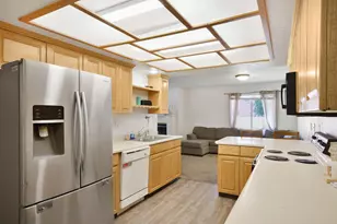 781 N Valley View Dr, Saint George, UT 84770 - Photo 3