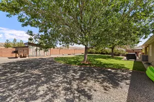 202 N 870 W, Hurricane, UT 84737 - Photo 23