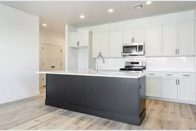 907 E Coyote Crest Dr, Washington, UT 84780 - Photo 13