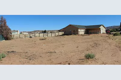 1015 E Canyon Dr, Big Water, UT 84741 - Photo 17