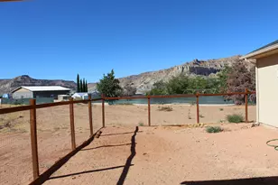 1015 E Canyon Dr, Big Water, UT 84741 - Photo 15