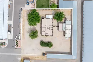 1649 W State St, Hurricane, UT 84737 - Photo 3