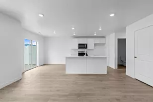 2137 S Wolverine Way, Washington, UT 84780 - Photo 9