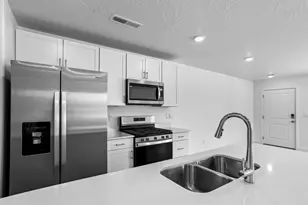 2214 S Wolverine Way, Washington, UT 84780 - Photo 9