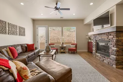 2073 N Coral Ridge Dr, Washington, UT 84780 - Photo 11
