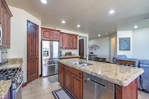 576 N Sun Rock Way, Washington, UT 84780 - Photo 9