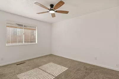 1050 E 500 S #19, Saint George, UT 84790 - Photo 17