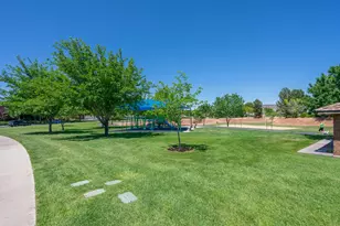 883 E McKinley Wy, Saint George, UT 84790 - Photo 83