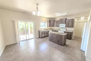 256 N 2585 W, Hurricane, UT 84737 - Photo 5