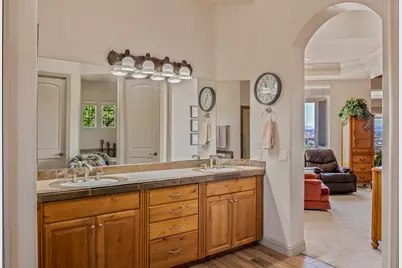 1040 N Berkshire Dr, Washington, UT 84780 - Photo 43