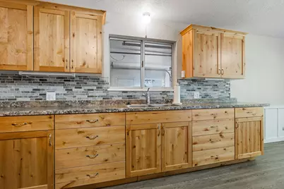 81 S Center St, Enterprise, UT 84725 - Photo 7