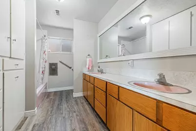 81 S Center St, Enterprise, UT 84725 - Photo 17