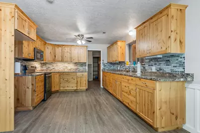 81 S Center St, Enterprise, UT 84725 - Photo 5