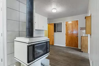 81 S Center St, Enterprise, UT 84725 - Photo 9