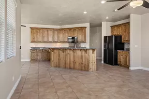 627 N Red Butte Dr, Washington, UT 84780 - Photo 15