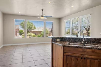 627 N Red Butte Dr, Washington, UT 84780 - Photo 13