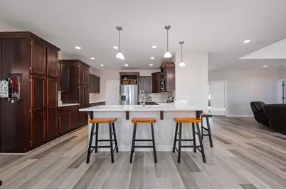 2057 S Solana Cir, Washington, UT 84780 - Photo 9
