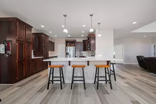 2057 S Solana Cir, Washington, UT 84780 - Photo 9