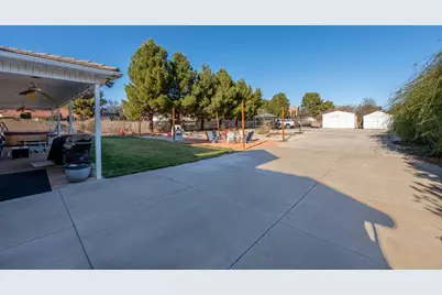 2057 S Solana Cir, Washington, UT 84780 - Photo 35