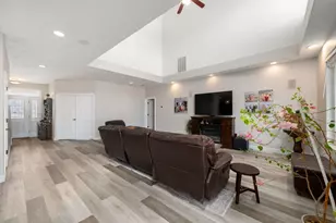 2057 S Solana Cir, Washington, UT 84780 - Photo 7